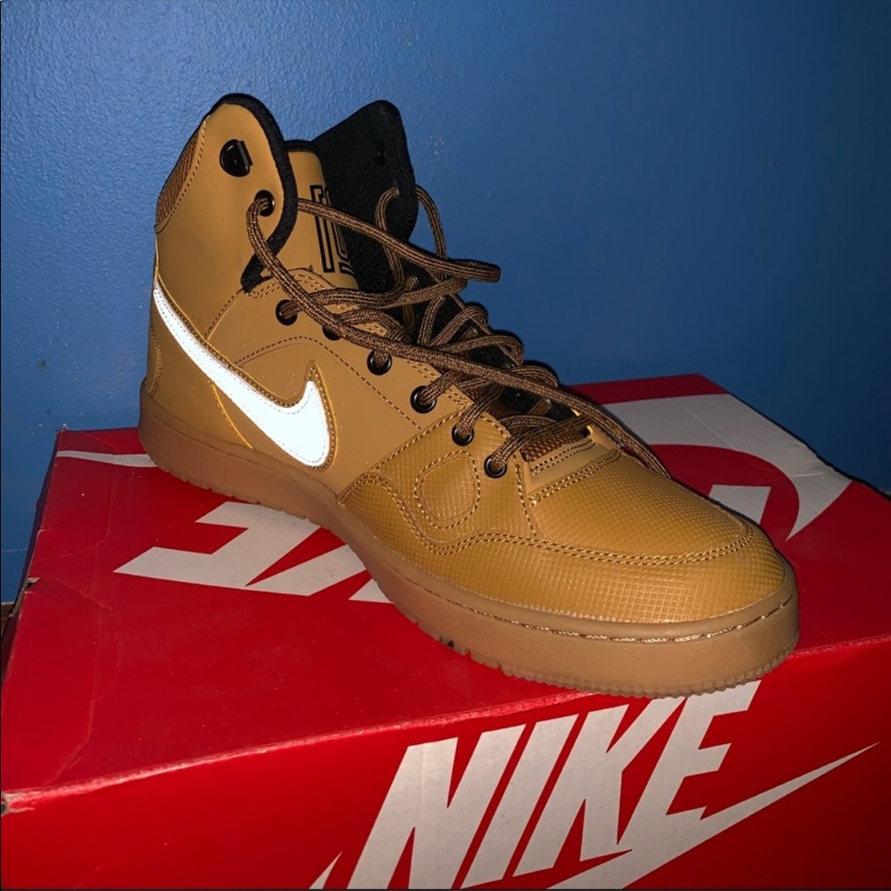 Son of Force Mid Winter Nike shoes